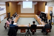 함께, 행복한 삶을 지원하기 위해 노력하는 (썸네일)
